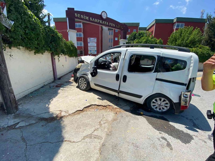 Direksiyon Hakimiyetini Kaybeden Kadın Sürücü, Genç Kızın Ölümüne Neden Oldu