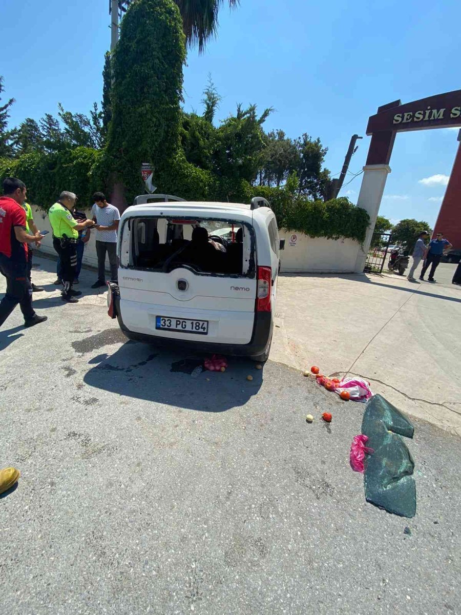 Direksiyon Hakimiyetini Kaybeden Kadın Sürücü, Genç Kızın Ölümüne Neden Oldu