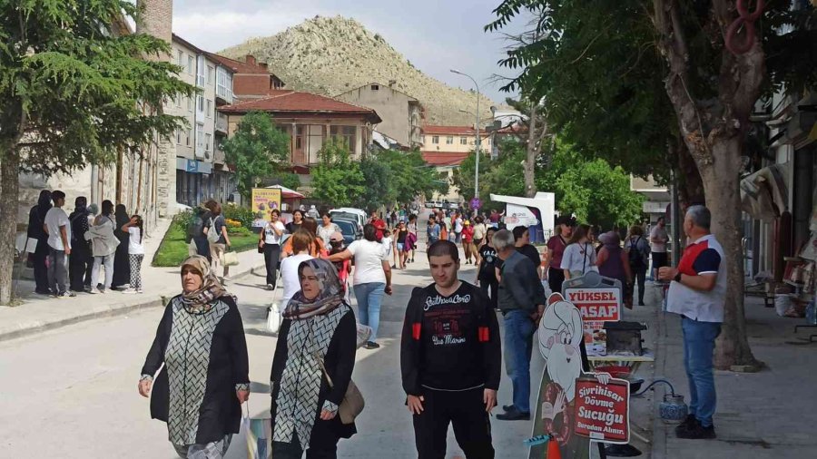 Sivrihisar’daki Festival Esnafı Mutlu Etti