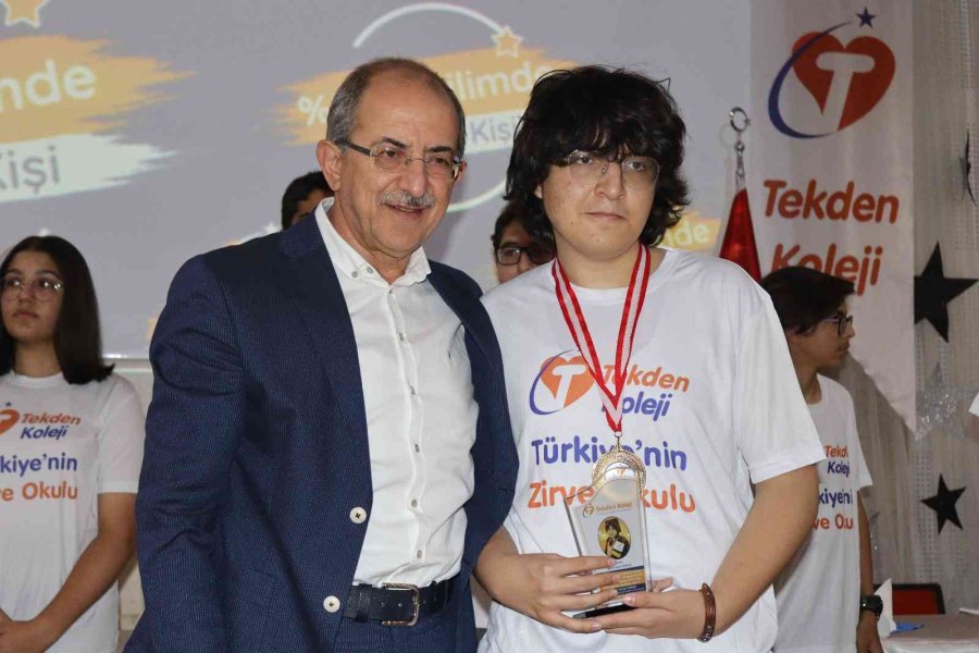 Tekden Ortaokulu Öğrencilerinden Lgs’de Büyük Başarı