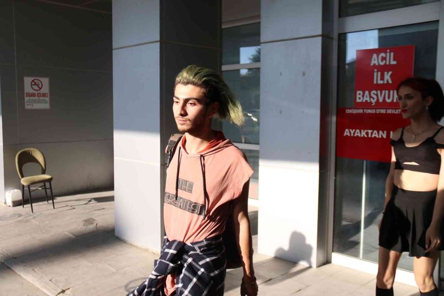 Eskişehir’de İzinsiz Lgbt Yürüyüşüne Polis Müdahalesi: 10 Gözaltı