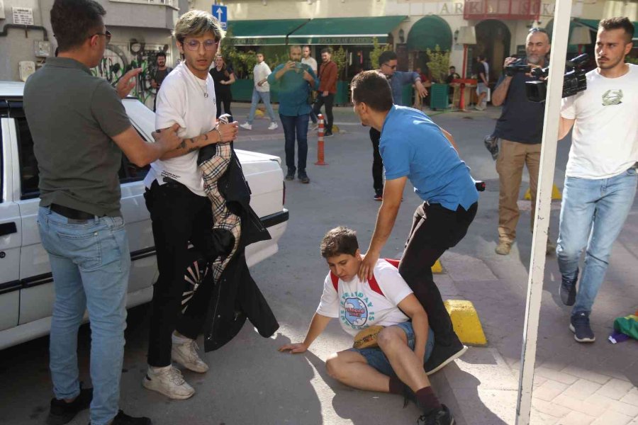 Eskişehir’de İzinsiz Lgbt Yürüyüşüne Polis Müdahalesi: 10 Gözaltı