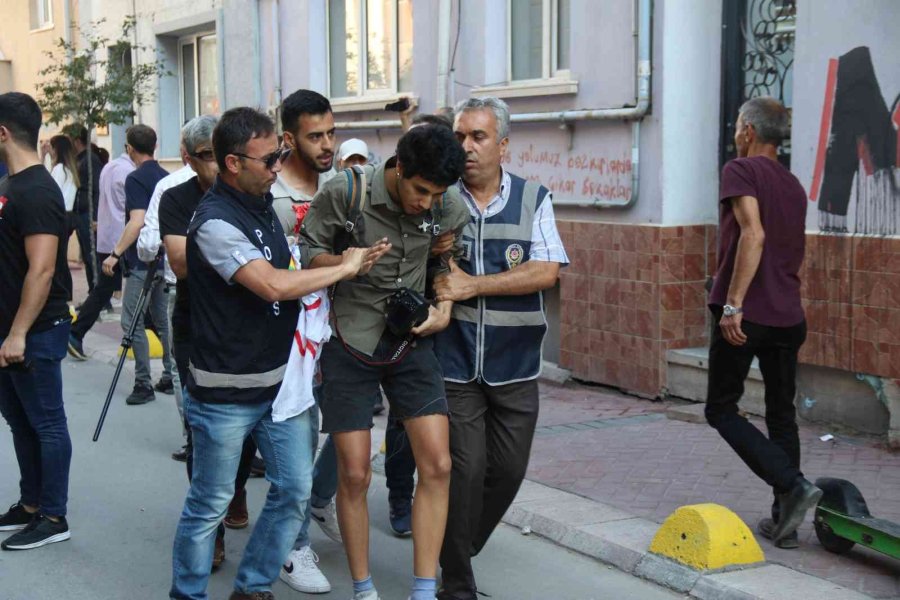 Eskişehir’de İzinsiz Lgbt Yürüyüşüne Polis Müdahalesi: 10 Gözaltı