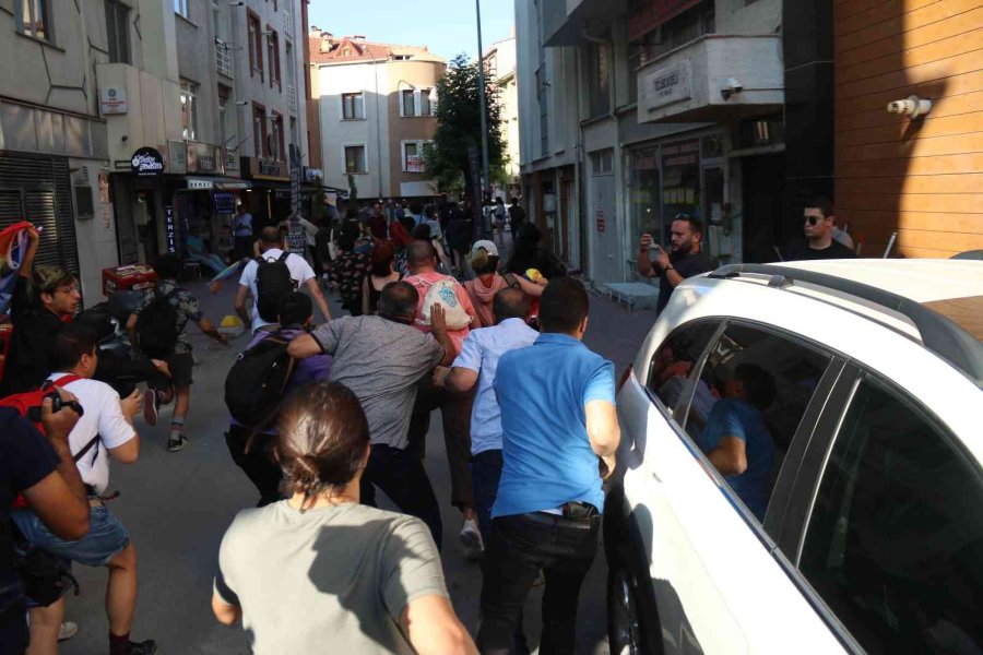 Eskişehir’de İzinsiz Lgbt Yürüyüşüne Polis Müdahalesi: 10 Gözaltı