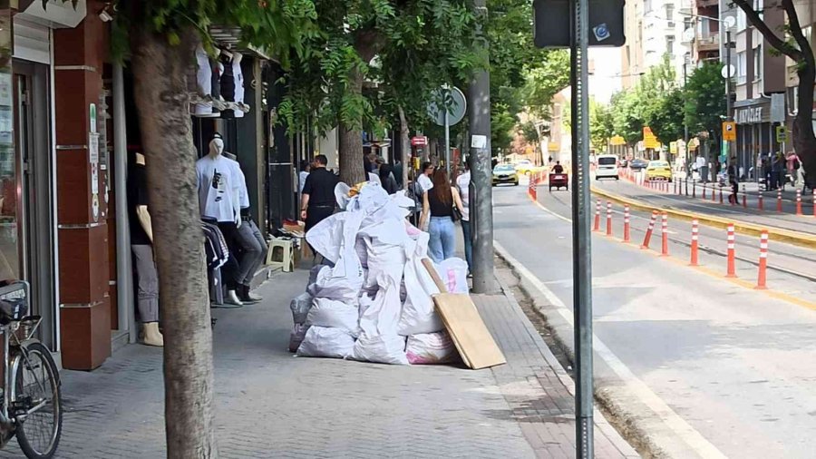 Şehrin Göbeğinde Moloz Yığını