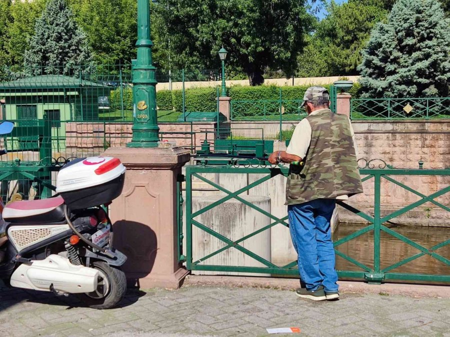 Amatör Balıkçılar Pazar Sabahını Porsuk Kenarında Geçirdi
