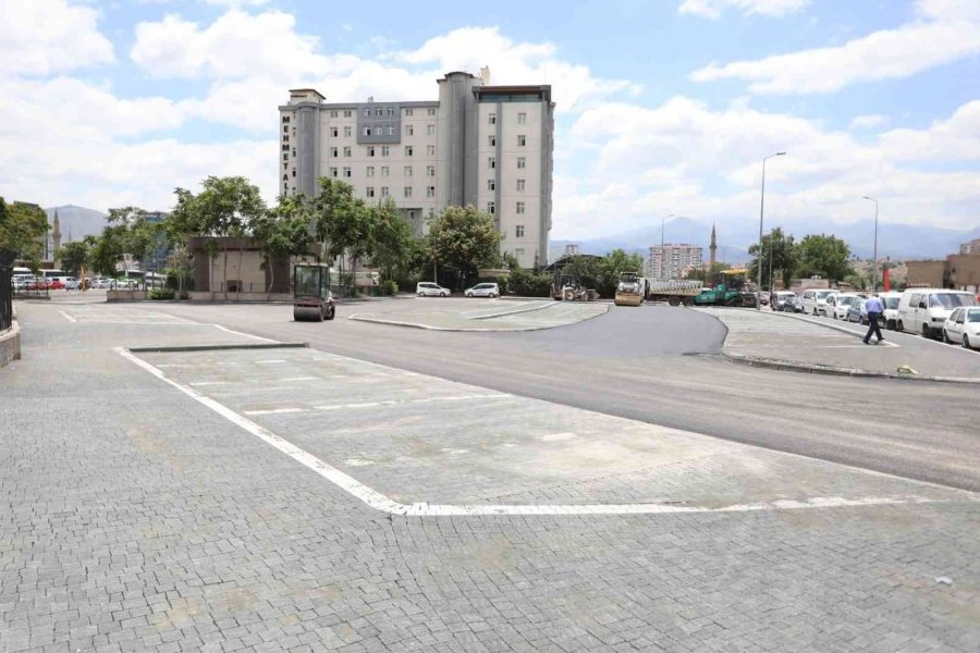 Şehir Merkezine Otopark Ve Asfalt Çalışması Yapılıyor