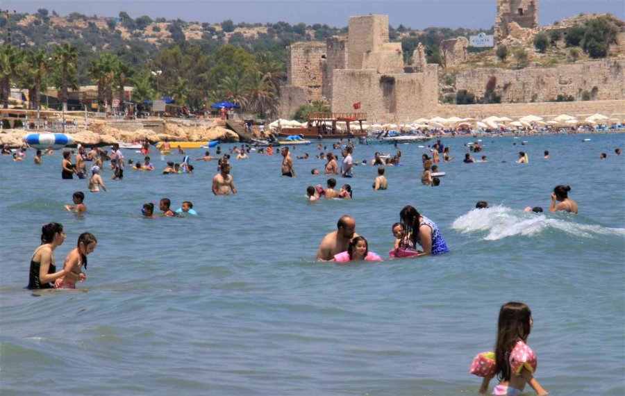 Turizm Merkezlerinde Bayram Öncesi Yoğunluk