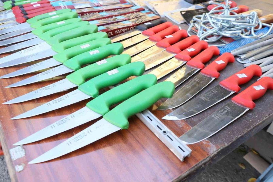 Aksaray’da Bıçakçıların Kurban Mesaisi Başladı