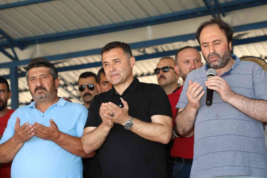 Alanya’da Kapalı Hayvan Pazarı Ve Kurban Satış Yeri Hizmete Girdi