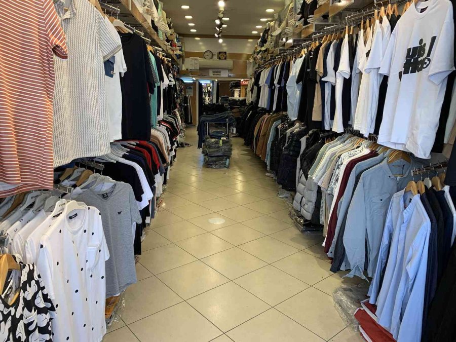 Esnaf Beklediği Bayram Alışverişi Yoğunluğunu Henüz Bulamadı