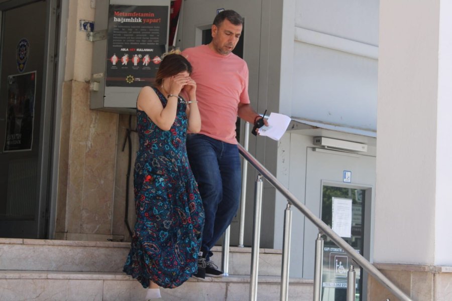 ’hırsızlık’ Suçundan 10 Yıl 4 Ay Hapis Cezası Olan Kadın Yakalandı