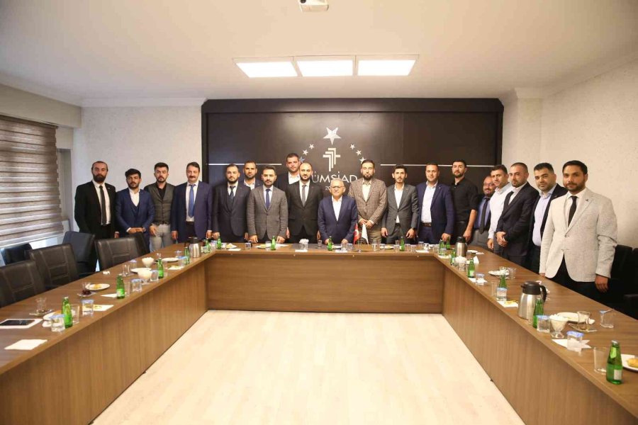 Başkan Büyükkılıç, Tümsiad’ın Genç Sanayici Ve İş Adamları İle Buluştu