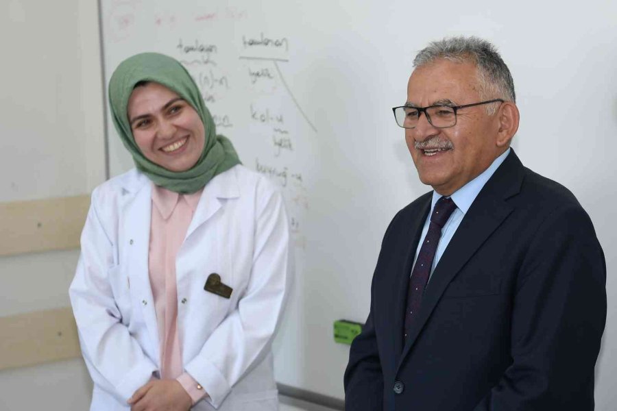 Başkan Büyükkkılıç, Kaymek Yaz Kursları’nda Öğrencilerle Buluştu