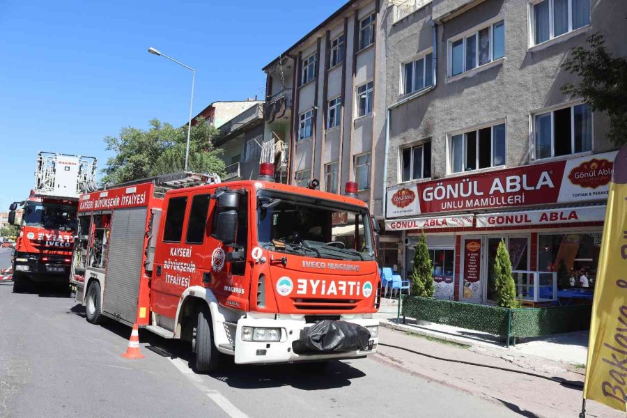 Kayseri’de Çıkan Yangında Ev Kullanılamaz Hale Geldi