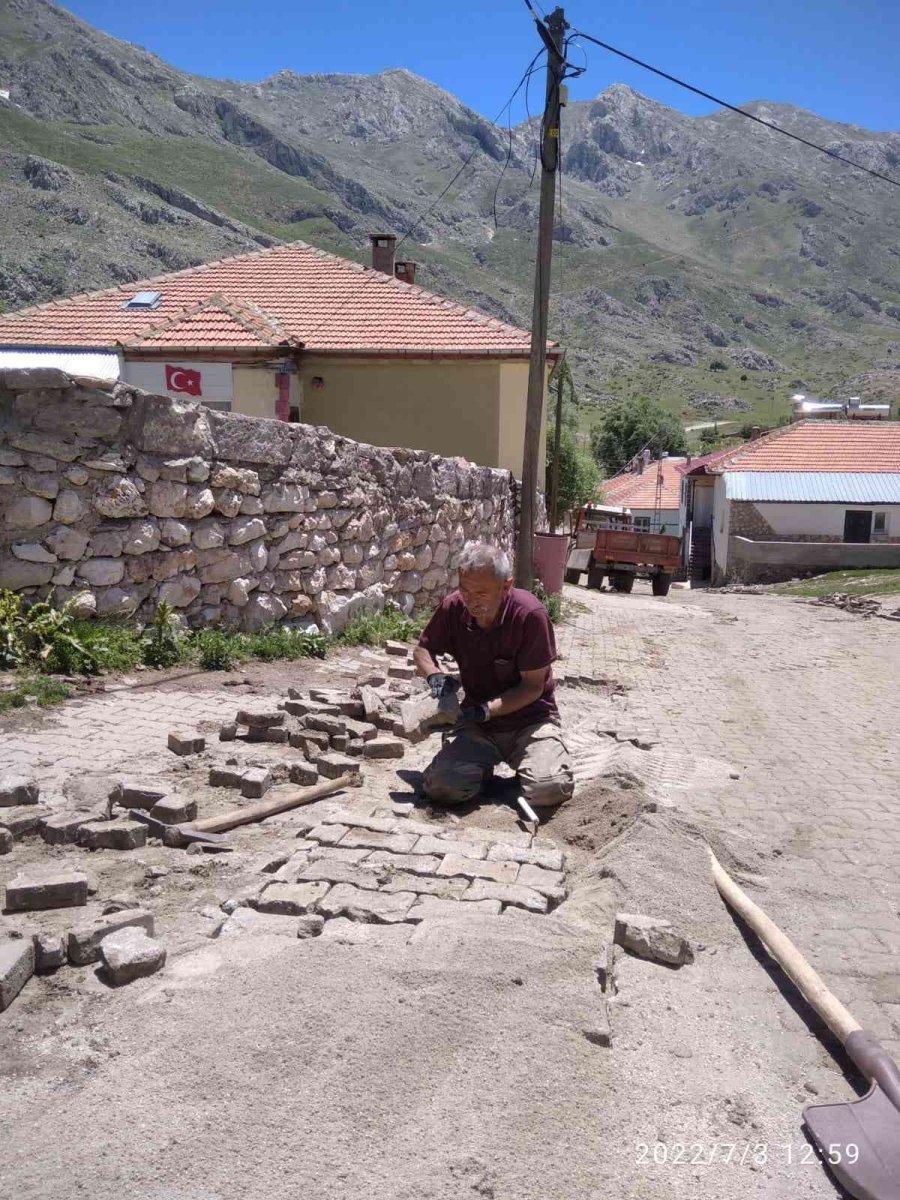 Muhtardan Örnek Davranış