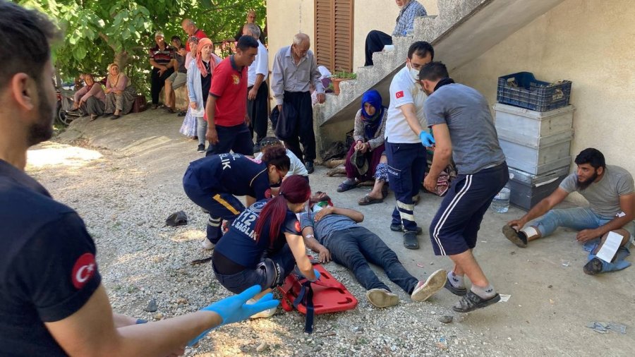 Mersin’de İşçi Servisi Kaza Yaptı: 17 Yaralı
