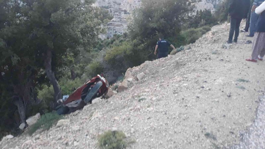 Uçuruma Düşen Motosikletin Sürücüsü Yaralandı