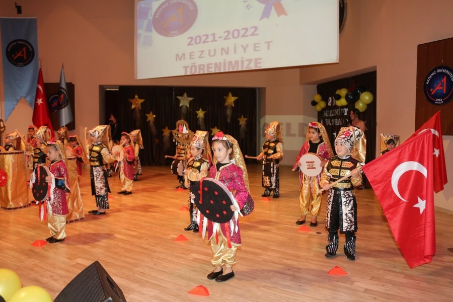 75. Yıl Kreş Ve Çocuk Kulübü Öğrencilerine Coşkulu Mezuniyet Töreni
