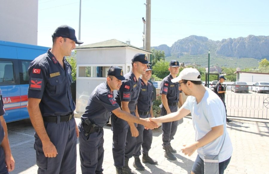 Özel Çocuklardan Jandarma Köpek Timine Ziyaret