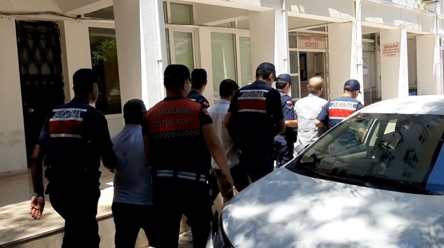 2 Bin 713 Parça Kaçak Tarihi Eserle Evini Müzeye Çevirdi, Jandarmaya Yakalandı