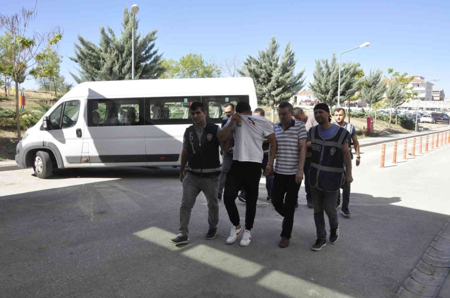 Karaman Polisinden 2 İlde Escort Operasyonu: 11 Tutuklama