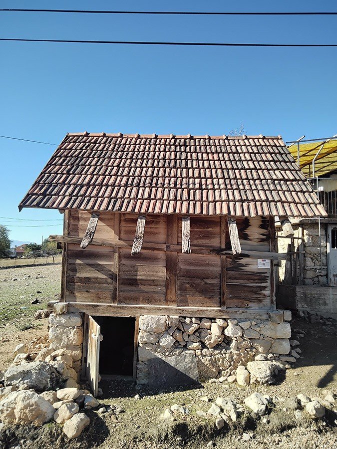 Likya Lahitlerinden Esinlenerek Yapılan Bin 658 Ambar Ve 16’sı Ayakta 79 Seren Kayıt Altına Alındı