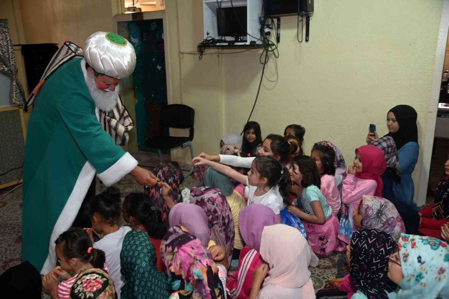 Selçuklu’da Çocuklara "hacivat-karagöz" Gösterisi