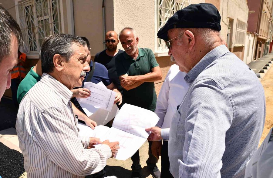 Başkan Ataç Yol Ve Kaldırım Çalışmalarını Yerinde İnceledi