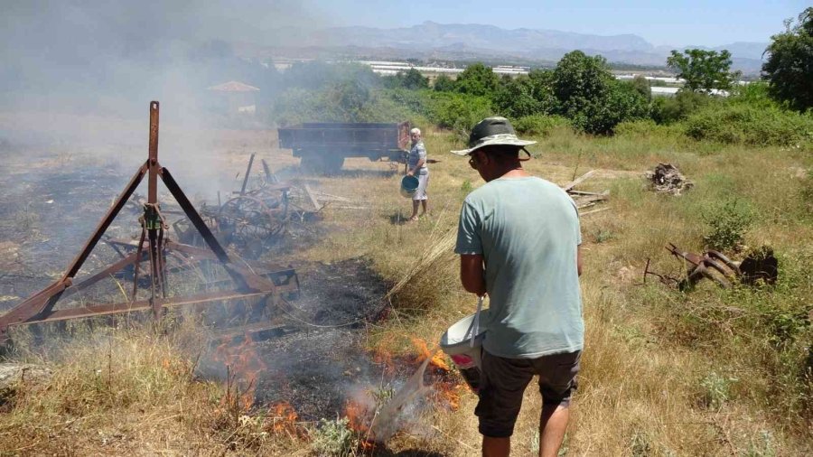 Elektrik Tellerine Çarpan Kuş Yangına Sebep Oldu
