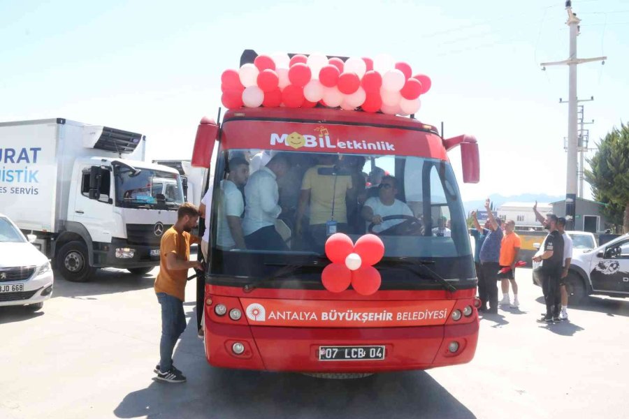Kırkpınar’da Başpehlivanlığı Kazanan Cengizhan Şimşek, Memleketi Antalya’da Coşkuyla Karşılandı