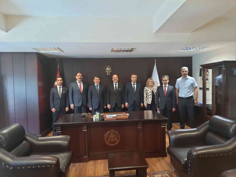 Eskişehir Adliyesi’nde Devir Teslim Töreni