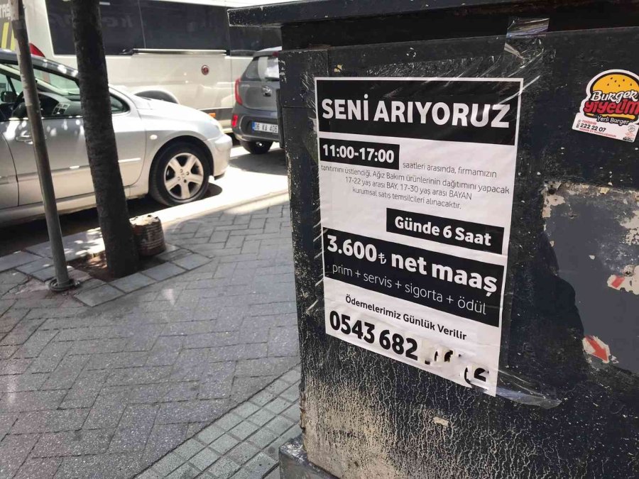 Gizemli İş İlanı Afişleri Tüm Sokakları Sardı