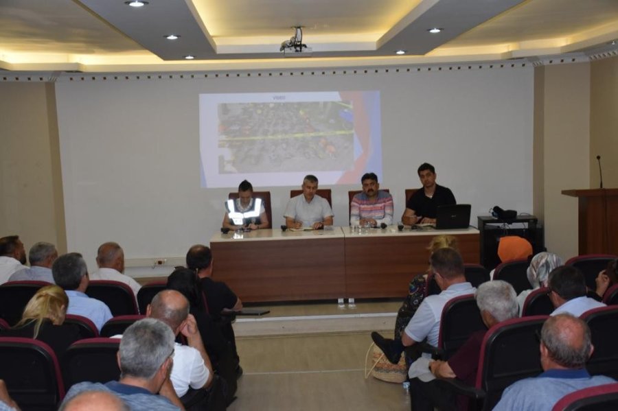 Emniyetten Muhtarlara ‘hırsızlık’ Ve ‘dolandırıcılık’ Bilgilendirme Toplantısı