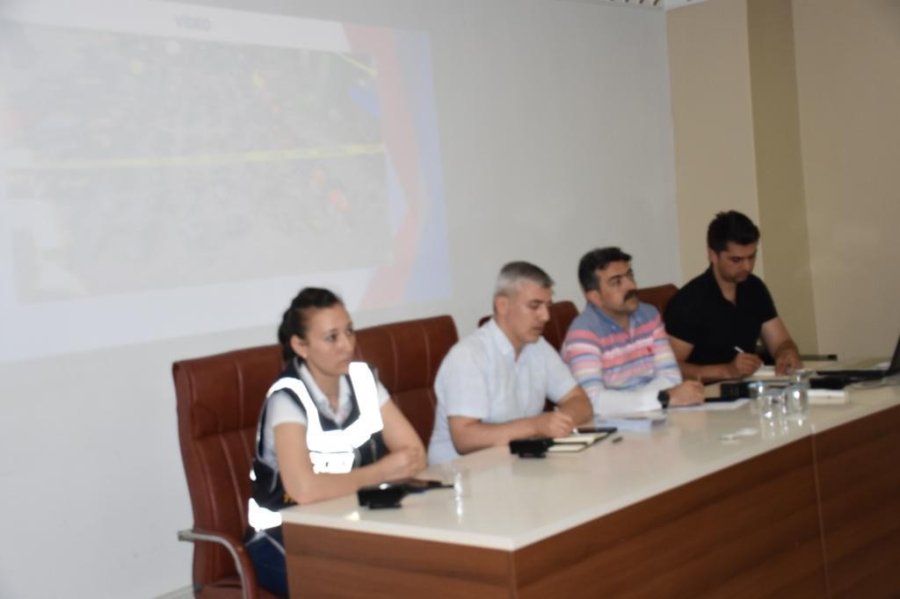 Emniyetten Muhtarlara ‘hırsızlık’ Ve ‘dolandırıcılık’ Bilgilendirme Toplantısı