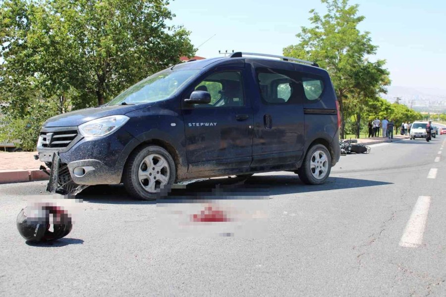 Muhabirin Öldüğü Feci Kaza Güvenlik Kamerasında