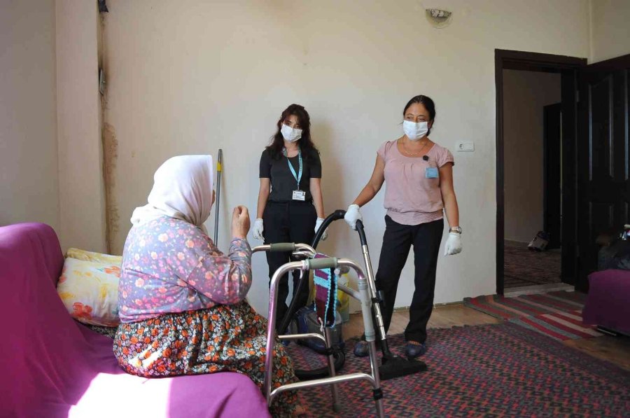 Kemer’de Ocak Ayından Buyana 340 Vatandaşa Evde Bakım Ve Sağlık Hizmeti Verildi