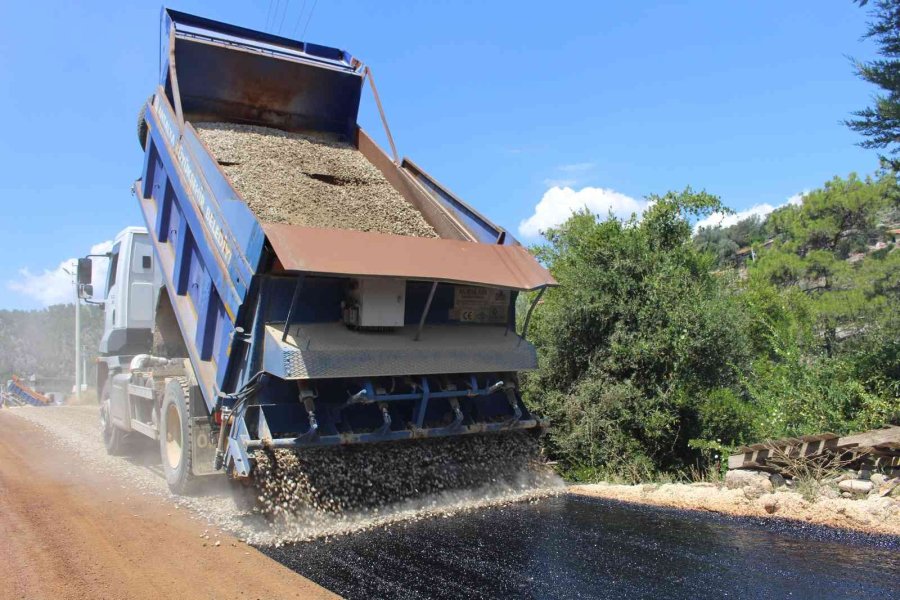 Gazi Bulvarı Üzerindeki Üst Geçit Tamamlandı