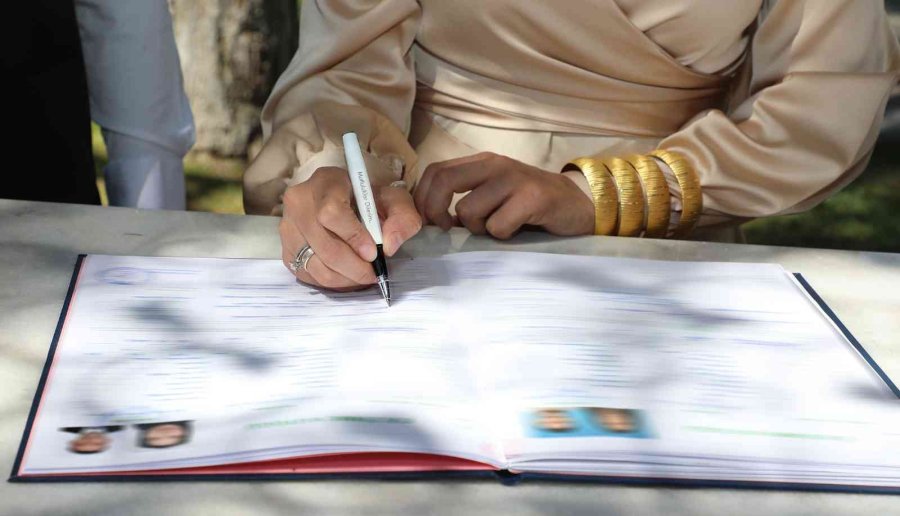 Başkan Yalçın’dan Anlamlı Nikah Hatırası