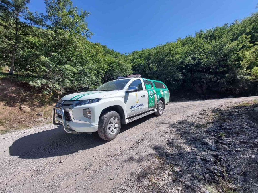 Jandarma Yangınlara Karşı Ormanı Dron İle Denetliyor