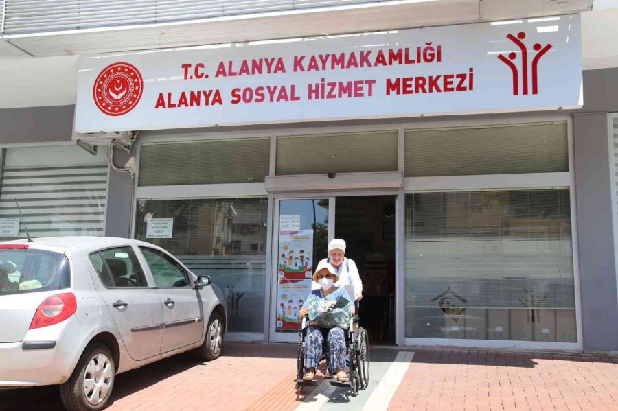 Altso Başkanı Şahin’den Tekerlekli Sandalye Bağışı