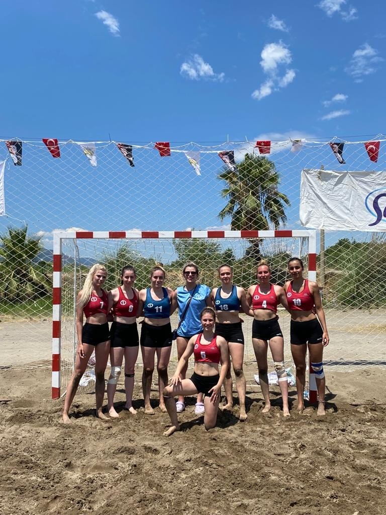 Anadolu Üniversitesi Plaj Hentbol Kadın Takımı Türkiye Şampiyonu Oldu