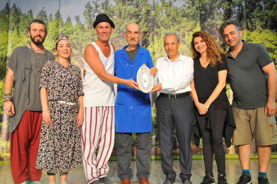 Piknik Sepetinde Kahkaha Tufanı