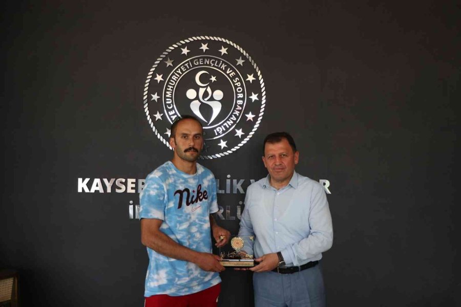 Bünyanlı Basketbolculardan Ali İhsan Kabakcı’ya Ziyaret