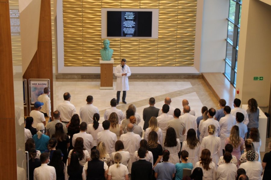 Acıbadem Eskişehir Hastanesi Dr. Ekrem Karakaya İçin Anma Töreni Düzenledi