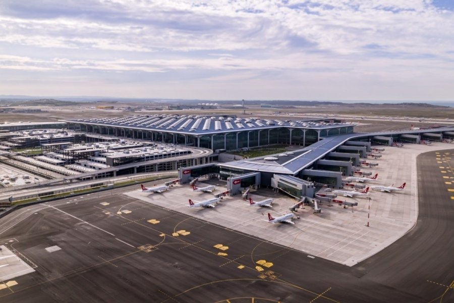 Bakan Karaismailoğlu: “ilk 6 Ayda Antalya Havalimanı’nda 10 Milyondan Fazla Yolcu Trafiği Gerçekleşti”