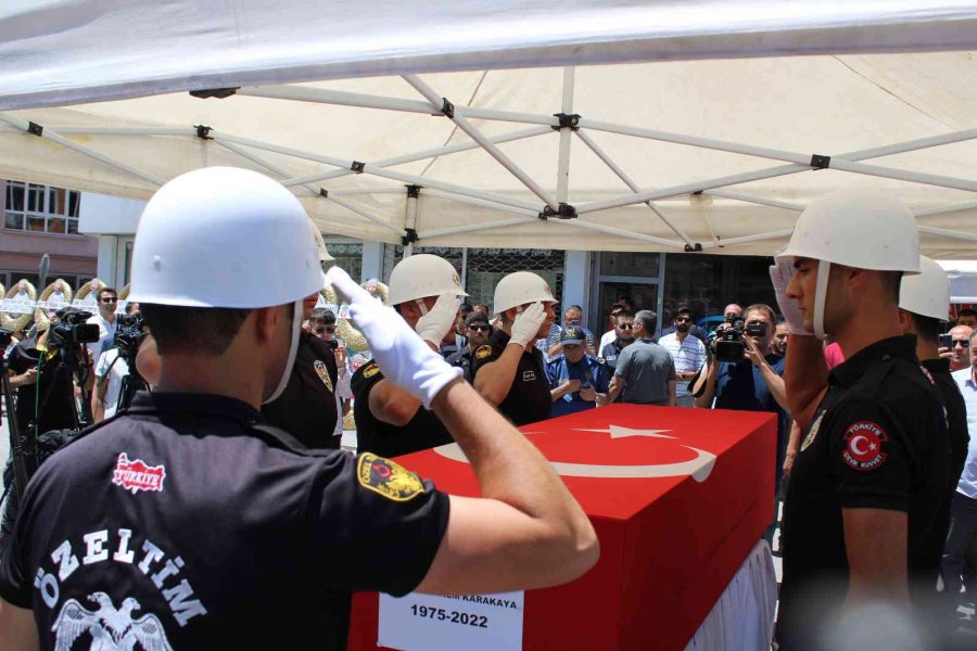 Saldırıda Hayatını Kaybeden Doktor Karakaya’yı Binler Uğurladı