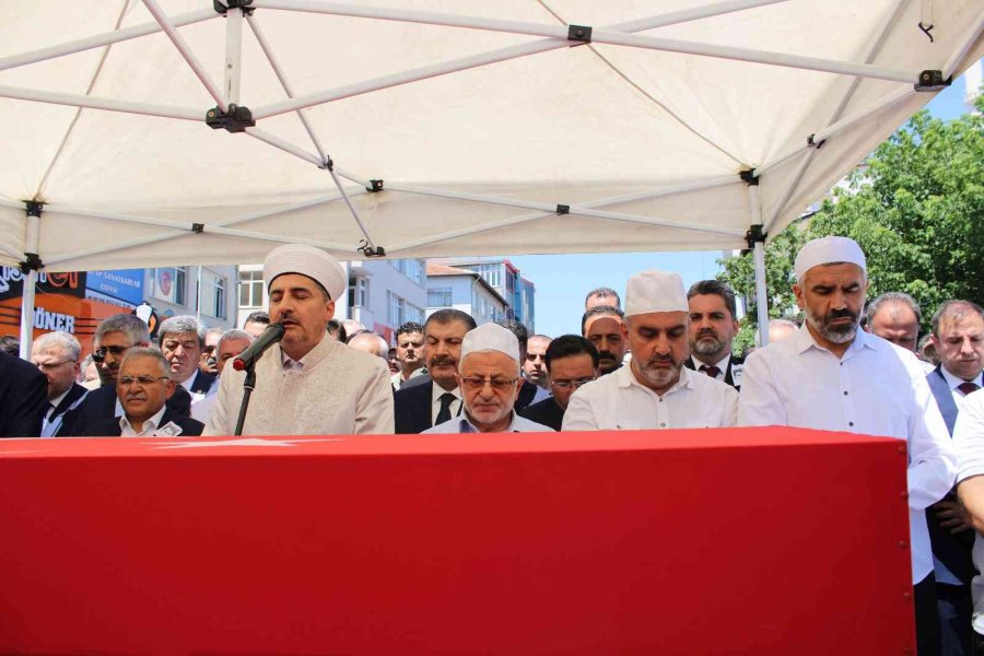 Saldırıda Hayatını Kaybeden Doktor Karakaya’yı Binler Uğurladı