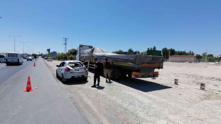 Antalya’da Bir Kaza Diğerini Beraberinde Getirdi: 2 Yaralı