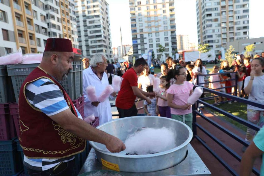 Çocukların Başkan Amca Sevgisi